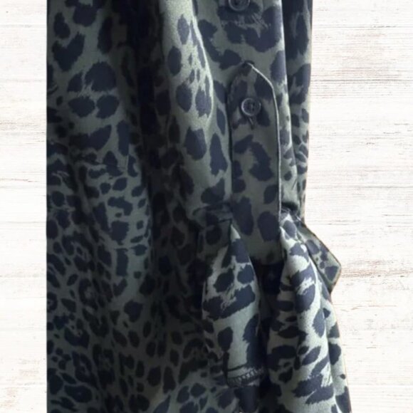 Express Portofino Slim Hunter Green and Black Leopard Print Button-Up - Picture 3 of 5
